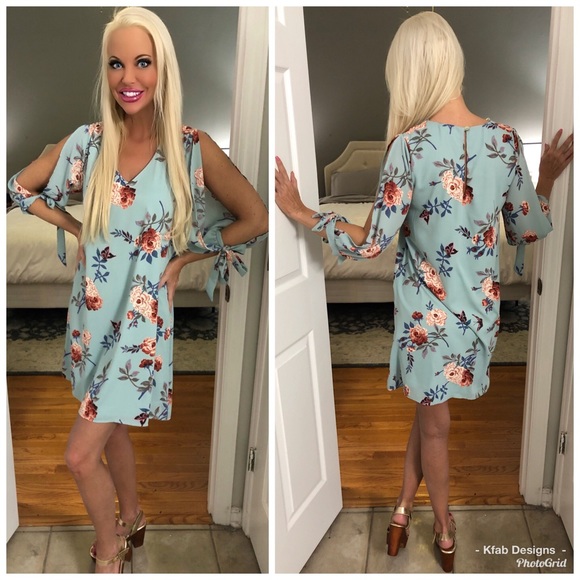 🥰Stunning Open Sleeve Dusty Blue Floral Dress! - Picture 2 of 5
